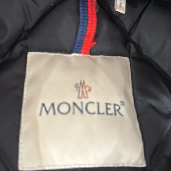 Moncler coats - Picture 3 of 3
